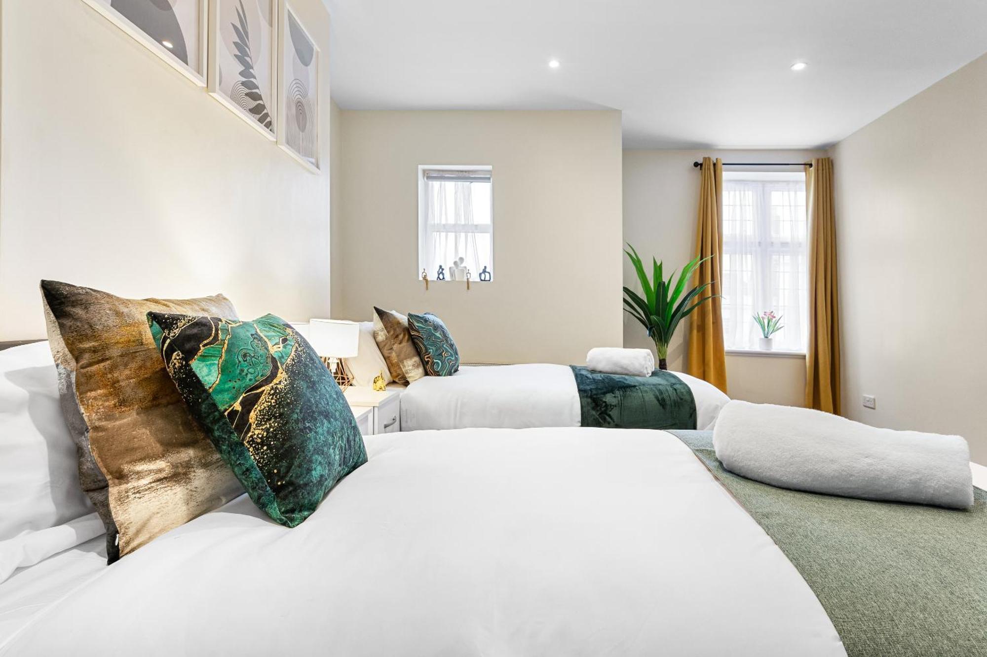 Elegant 2Br London Hideaway- King Bed, Sleeps 6 - Parking- Instant Book- 20 Percent Off Limited Time! Barnet Exterior photo