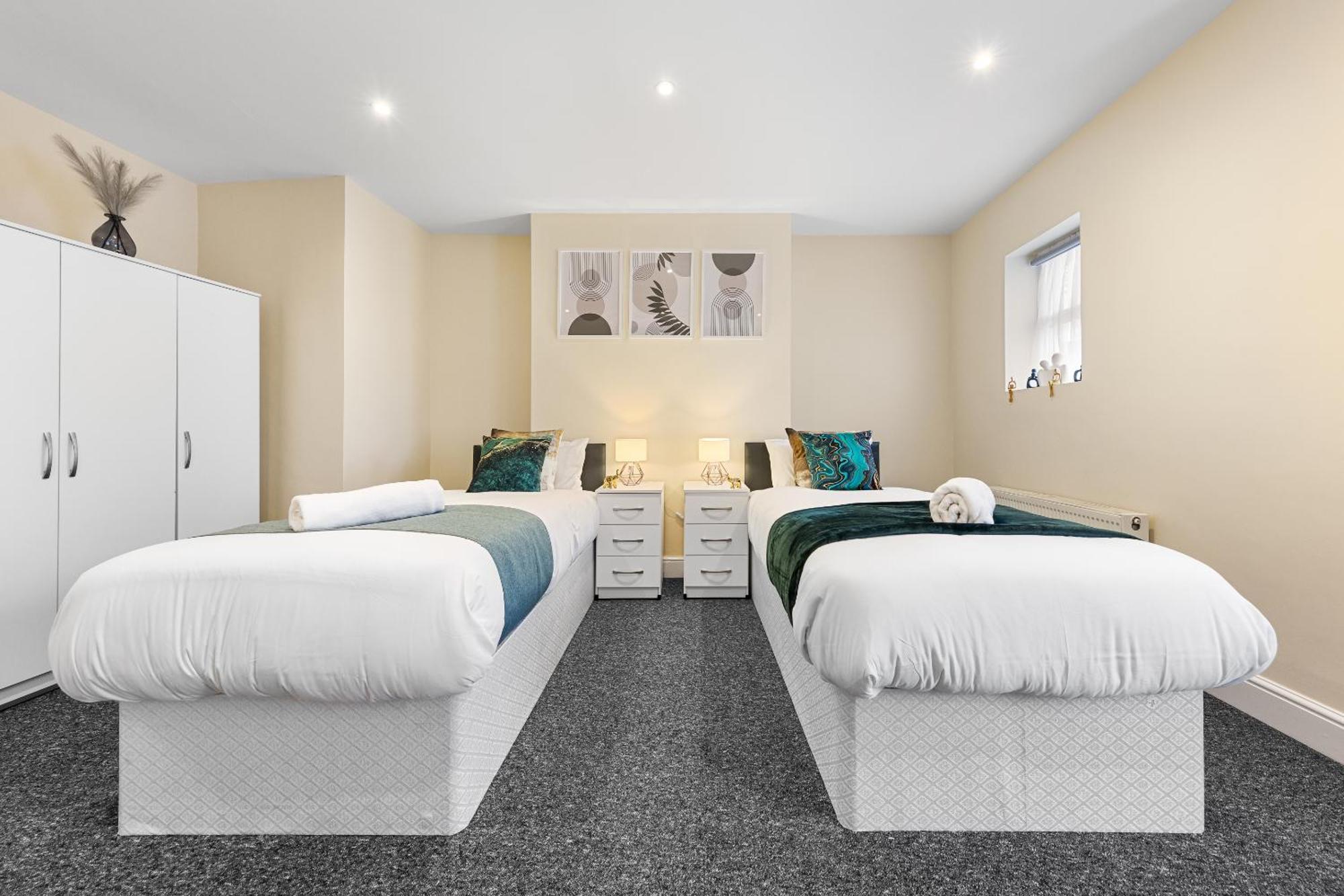 Elegant 2Br London Hideaway- King Bed, Sleeps 6 - Parking- Instant Book- 20 Percent Off Limited Time! Barnet Exterior photo