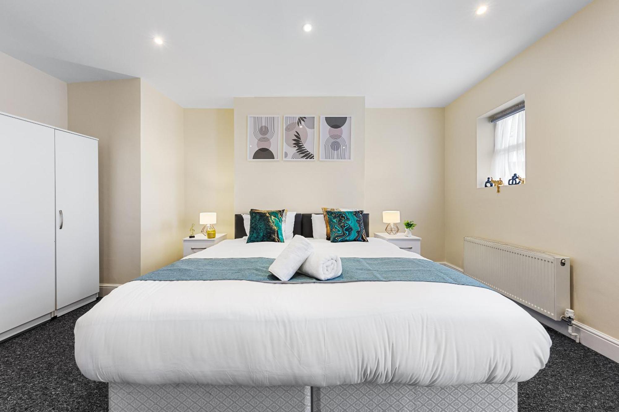 Elegant 2Br London Hideaway- King Bed, Sleeps 6 - Parking- Instant Book- 20 Percent Off Limited Time! Barnet Exterior photo