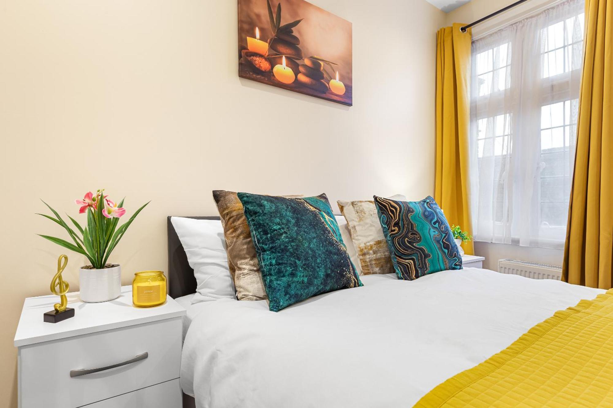 Elegant 2Br London Hideaway- King Bed, Sleeps 6 - Parking- Instant Book- 20 Percent Off Limited Time! Barnet Exterior photo