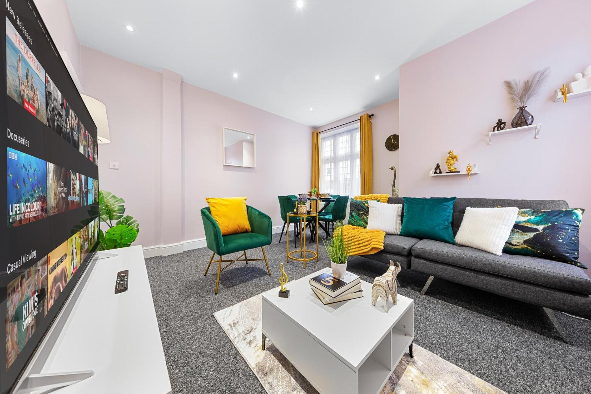 Elegant 2Br London Hideaway- King Bed, Sleeps 6 - Parking- Instant Book- 20 Percent Off Limited Time! Barnet Exterior photo